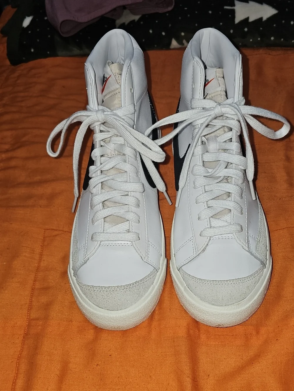 NIKE hightop Shoes. Size 10.5, Nwots